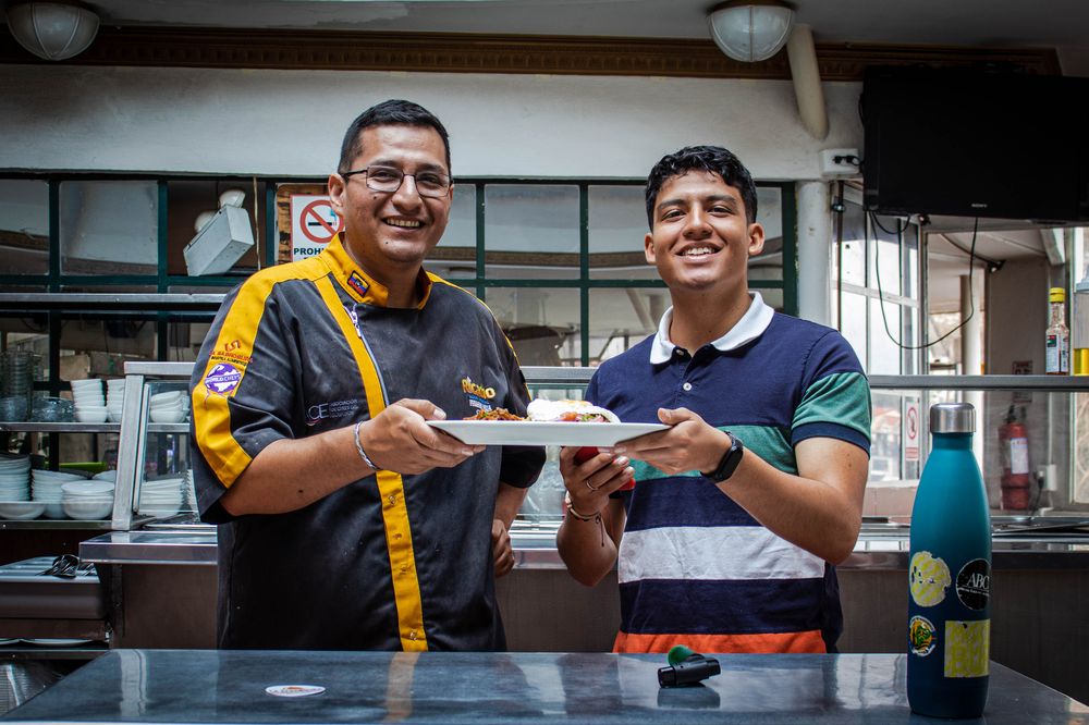 Equipo Arad con el chef de La Sabrosura